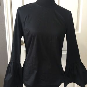 Beautiful bell sleeve stretch blouse